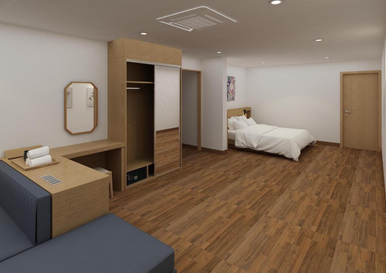 B&Beach Tourist Hotel Yeosu Exterior photo