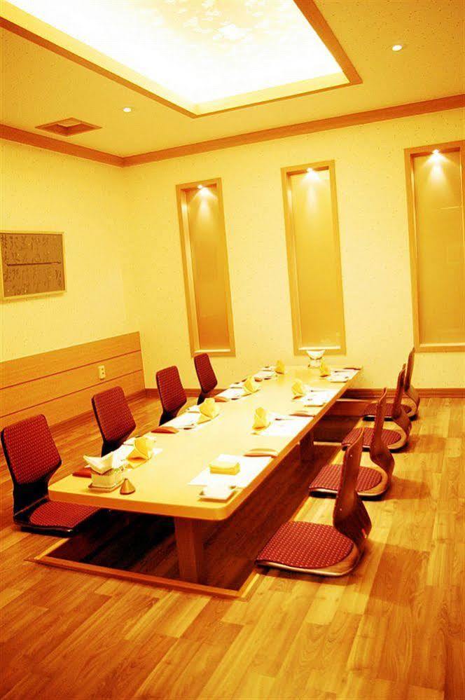 B&Beach Tourist Hotel Yeosu Exterior photo